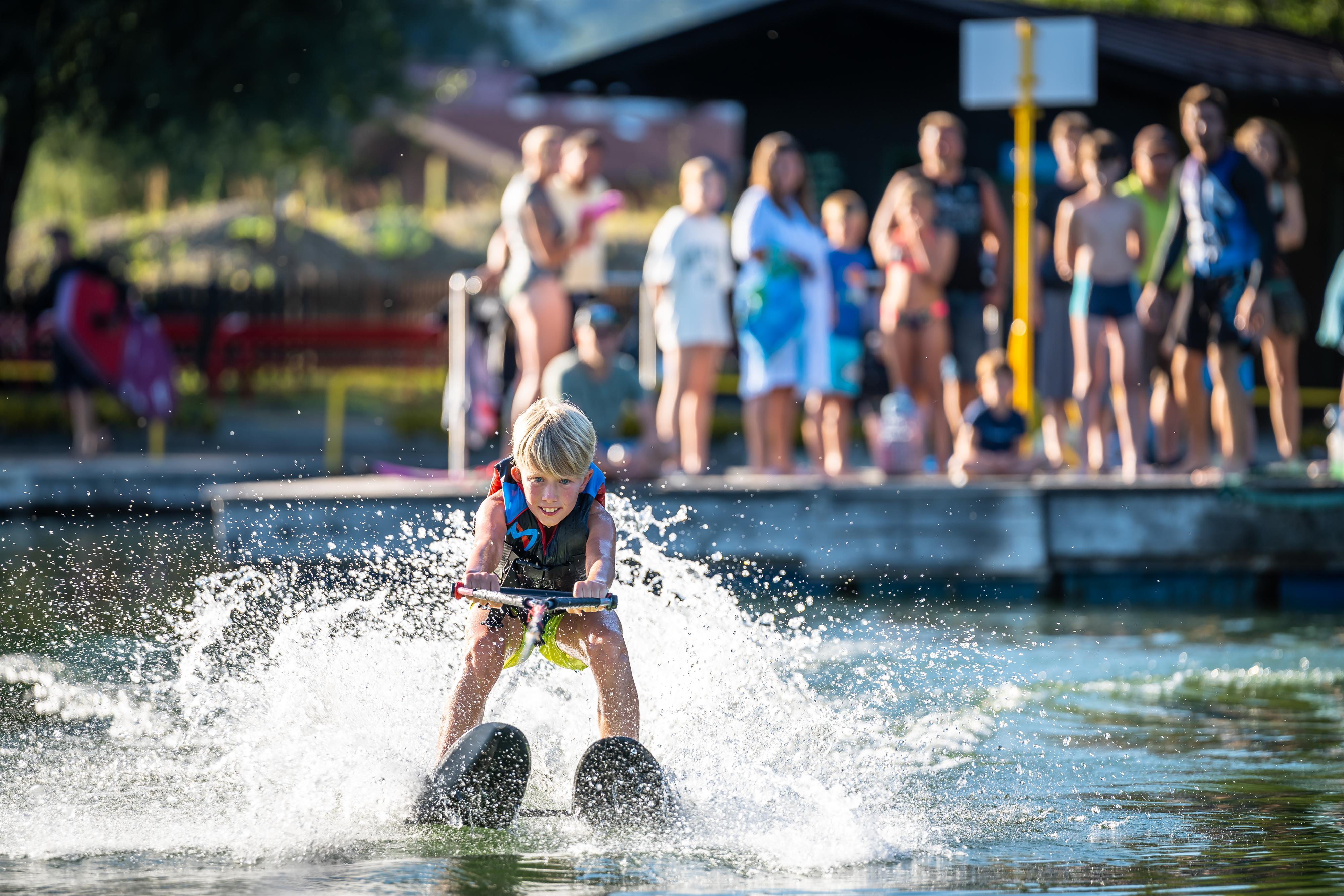 Kreative Sommerwerkstätte – Wasserskispaß für Anfänger