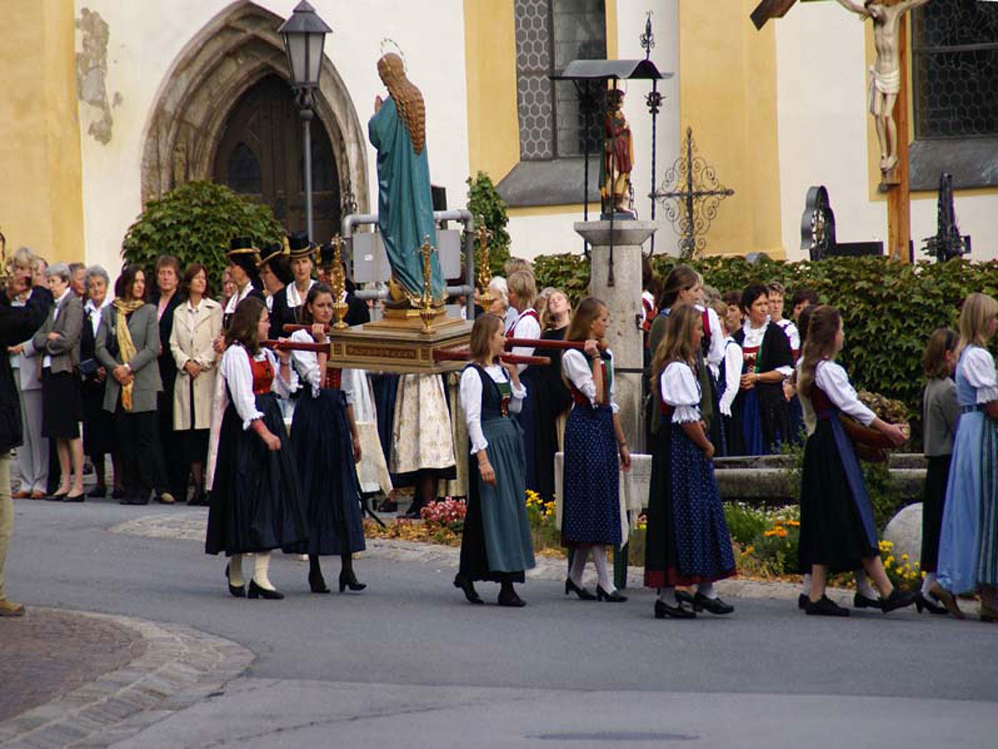 Fronleichnamsprozession Mutters