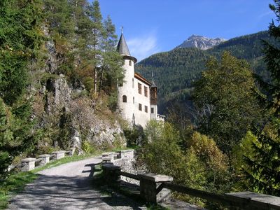 G-Schloss-aussen-10.JPG