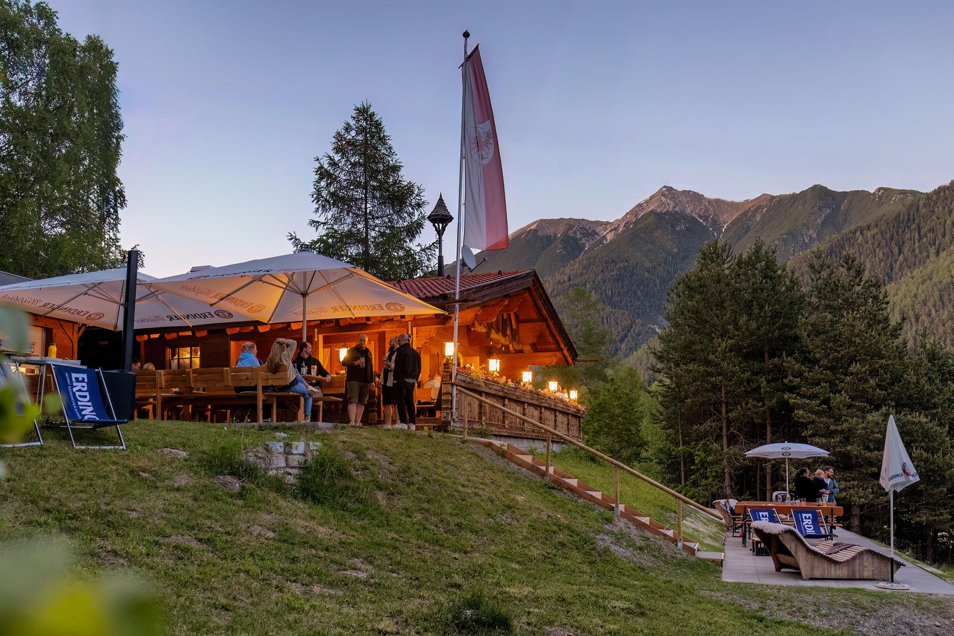 BBQ & Palettenkonzert auf der Enzianhütte