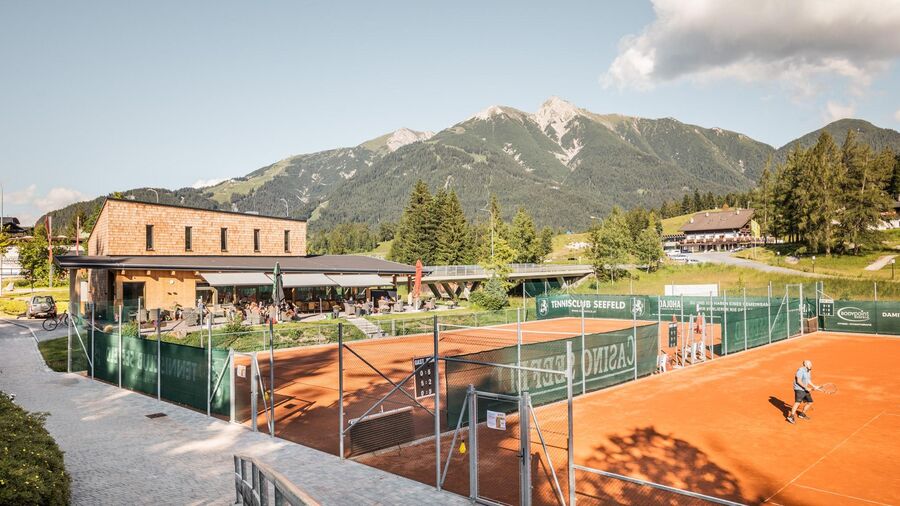 Tennisstüberl   Caf   Restaurant