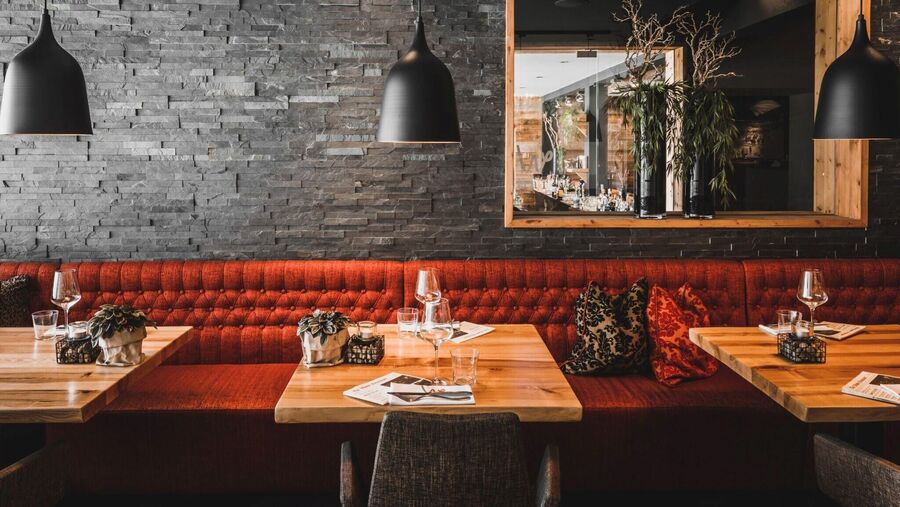 Woods Kitchen   Bar  Restaurant  Bar