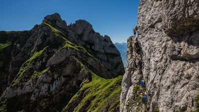 Beim Achensee Klettersteigcamp steht der Steig an der Seekarlspitze auf dem Programm.