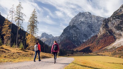 im Falzthurntal - in der Bildmitte der mächtige Gipfel des Sonnjoch