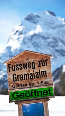 Schild - Fußweg zur Gramai Alm