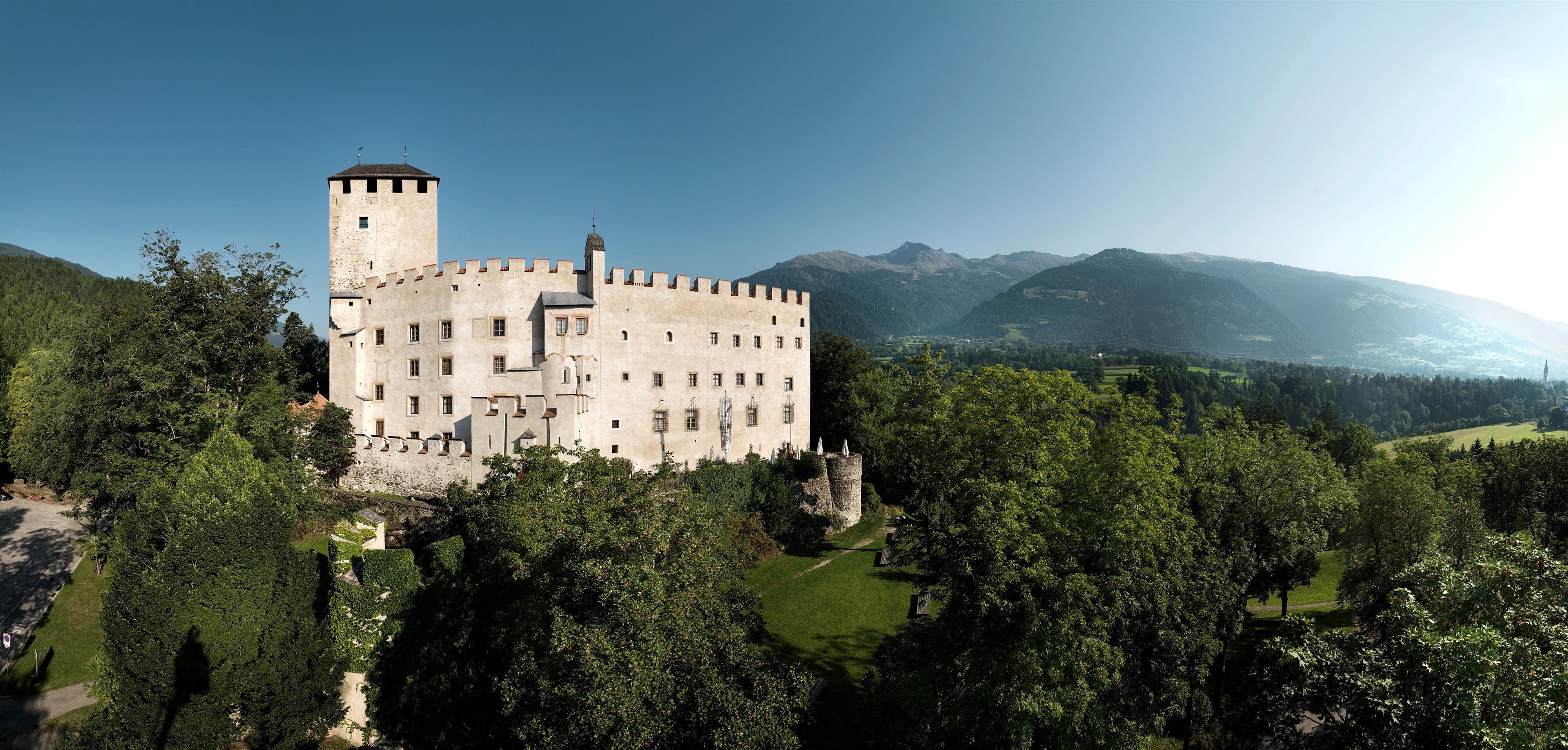 Exklusives Museumsfrühstück auf Schloss Bruck