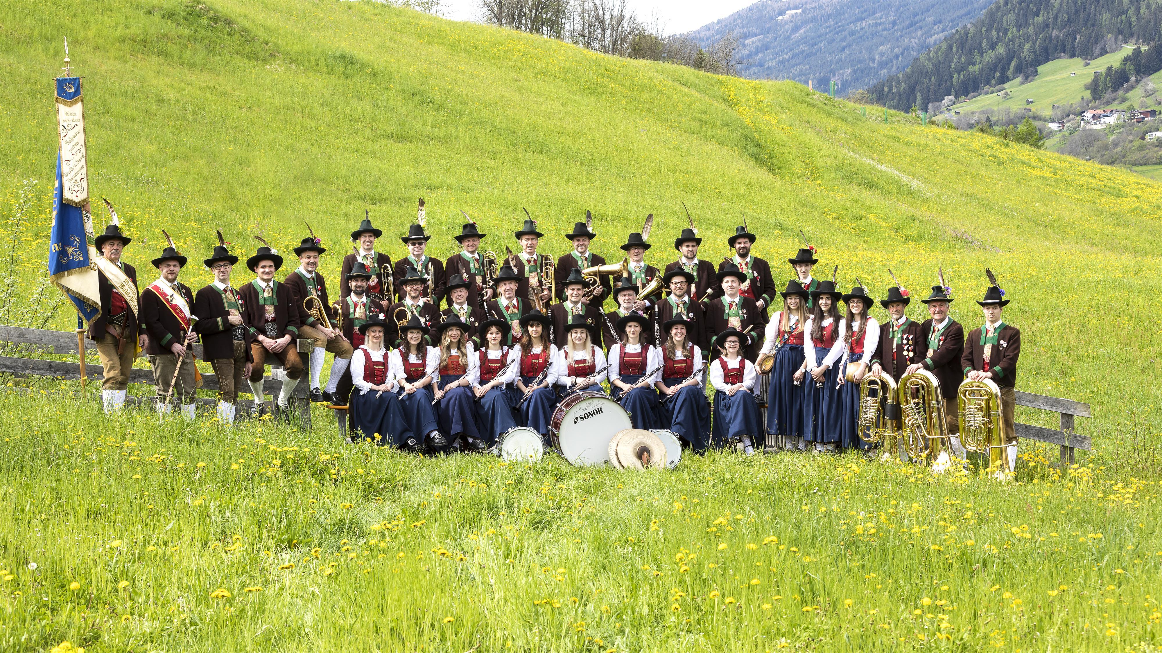 Platzkonzert der Gruppe „Böhmisch Damisch“
