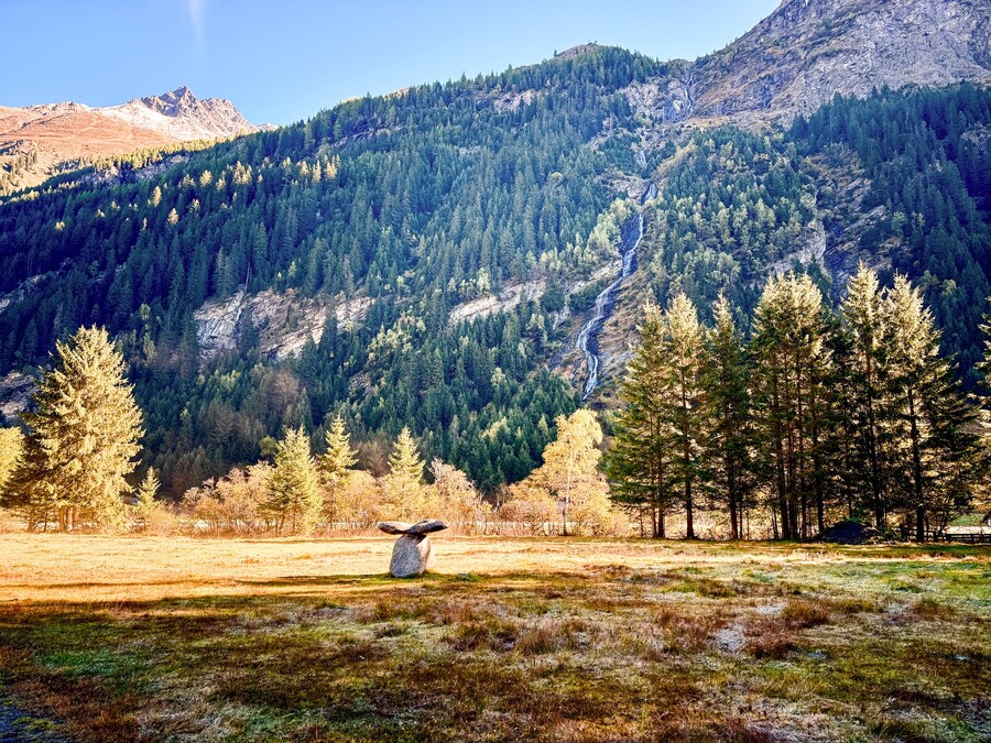 Talwanderweg mit Blick zum Stuibenwasserfall
