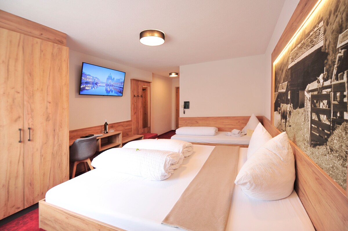 Tyrol room_01