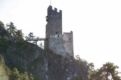 Ruine Schrofenstein 9