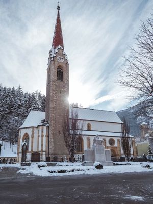 Stadtpfarrkirche Mariä Himmelfahrt - Landeck 2