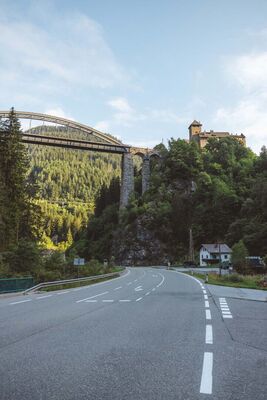 Trisannabrücke-Arlbergbahn_Burgenweg 1