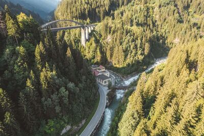 Trisannabrücke-Arlbergbahn_Burgenweg 2