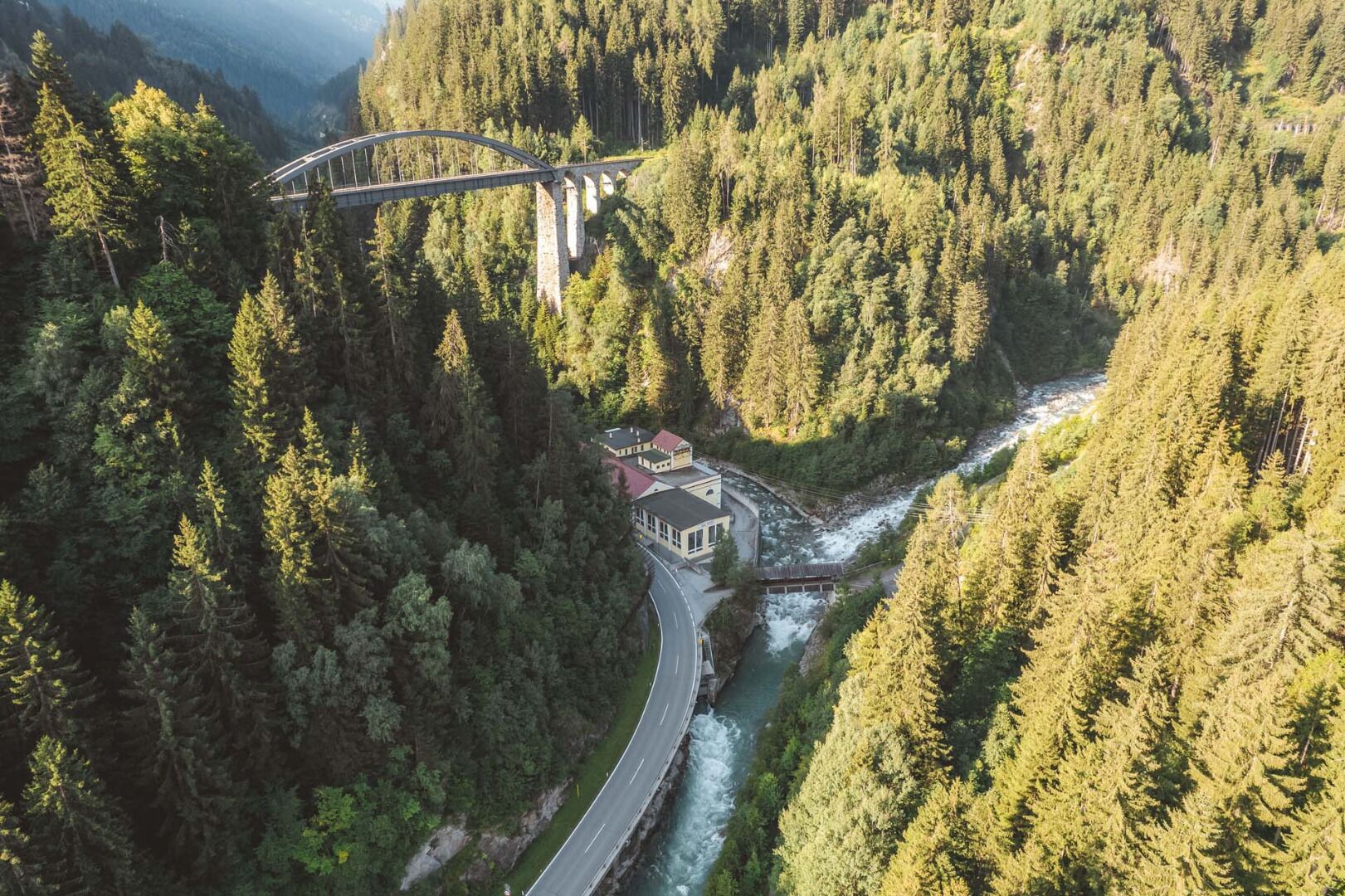 Trisannabrücke-Arlbergbahn_Burgenweg