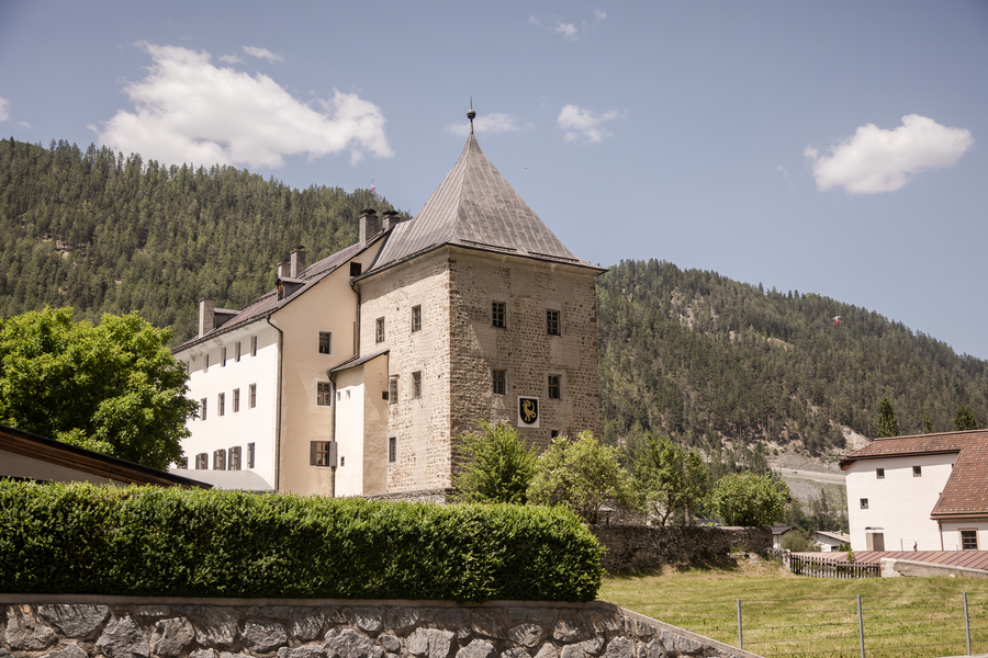 -c--tvb-tiroler-oberland-severin-wegener-schloss-sigmundsried-2022_b1a1724_334980768.png