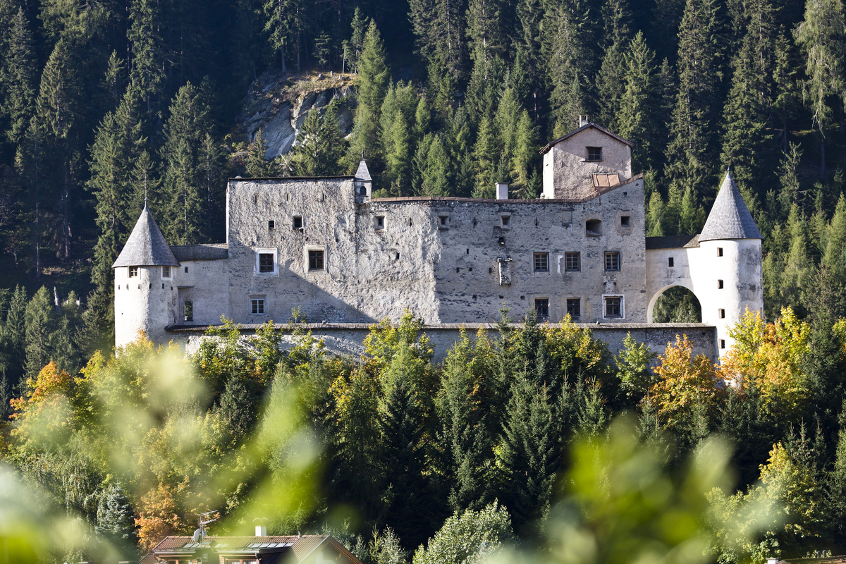 -c2-a9-tvb-tiroler-oberland-nauders-anton-brey-schloss-naudersberg-2015_1851729115.png