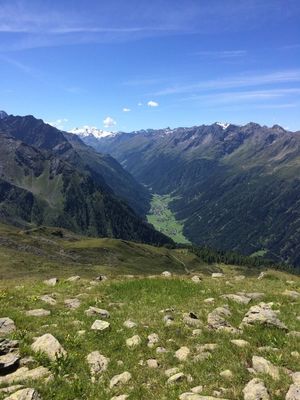 Stupfarri Köpfle  2 808 m    Kugleter See  2 751 m 