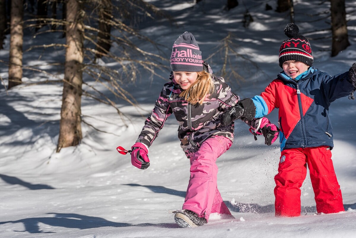 Winterspaziergang mit Kindern