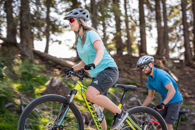 Waldtour mit dem Mountainbike