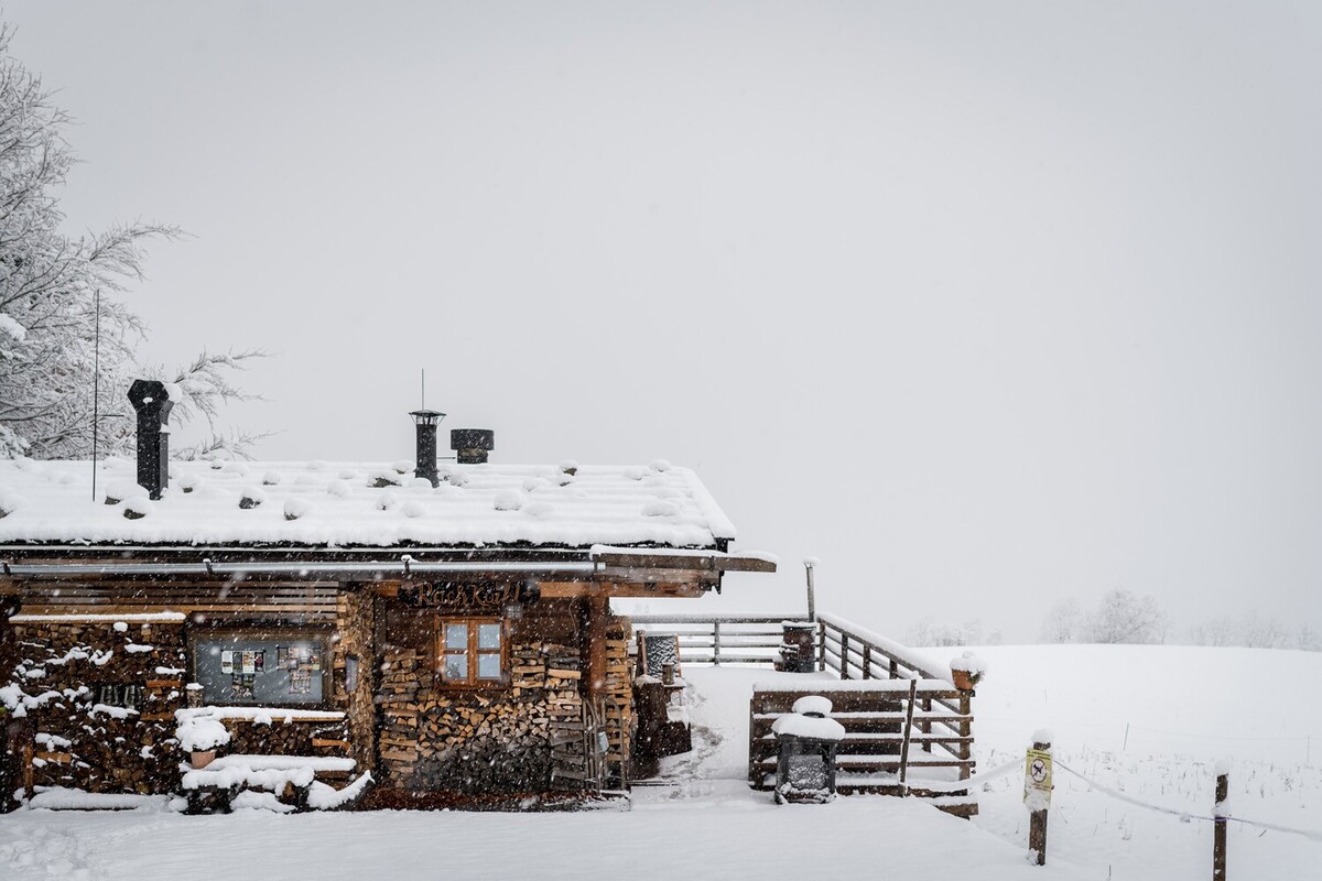 Puitner Stüberl im Schneefall