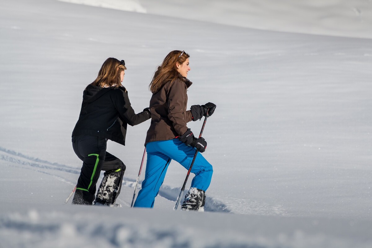 Schneeschuhtour im Sonnenschein