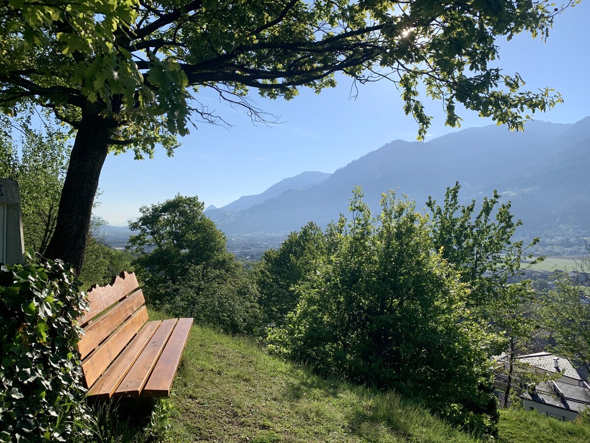 Viewing bench by the Kreuzbichl Chapel