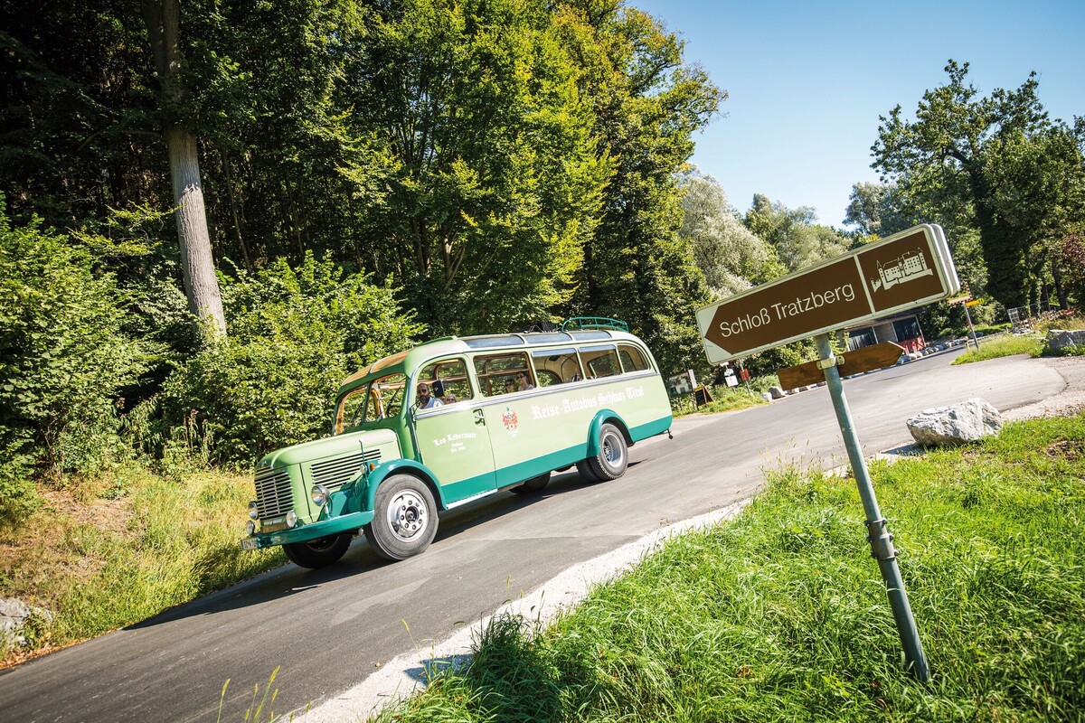 Circuit touristique en bus ancien 3