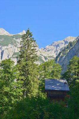 Zwerchloch Jagdhütte.JPG