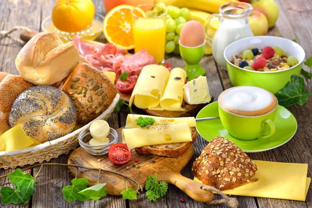 Sonntagsbrunch am Badesee in See