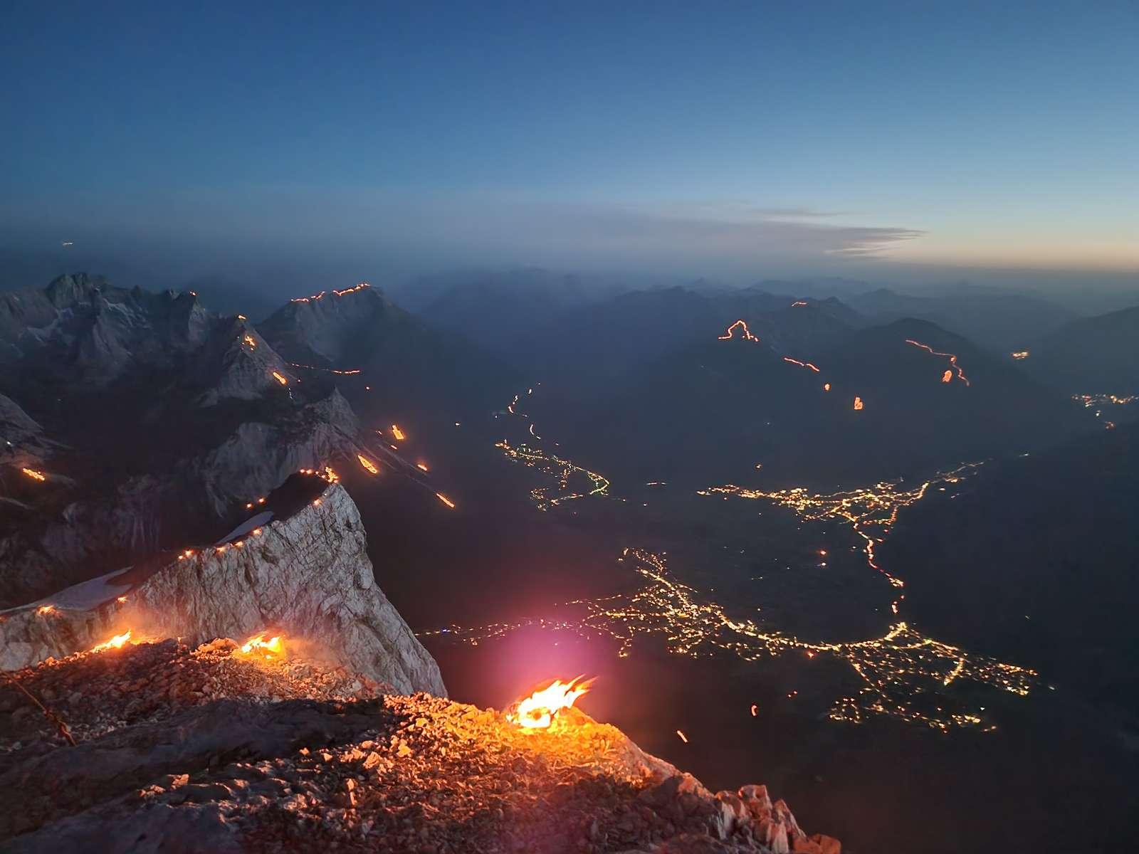 Bergfeuer | Berge in Flammen