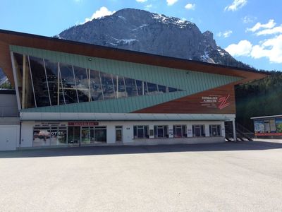 Parkplatz Ehrwalder Alm.JPG