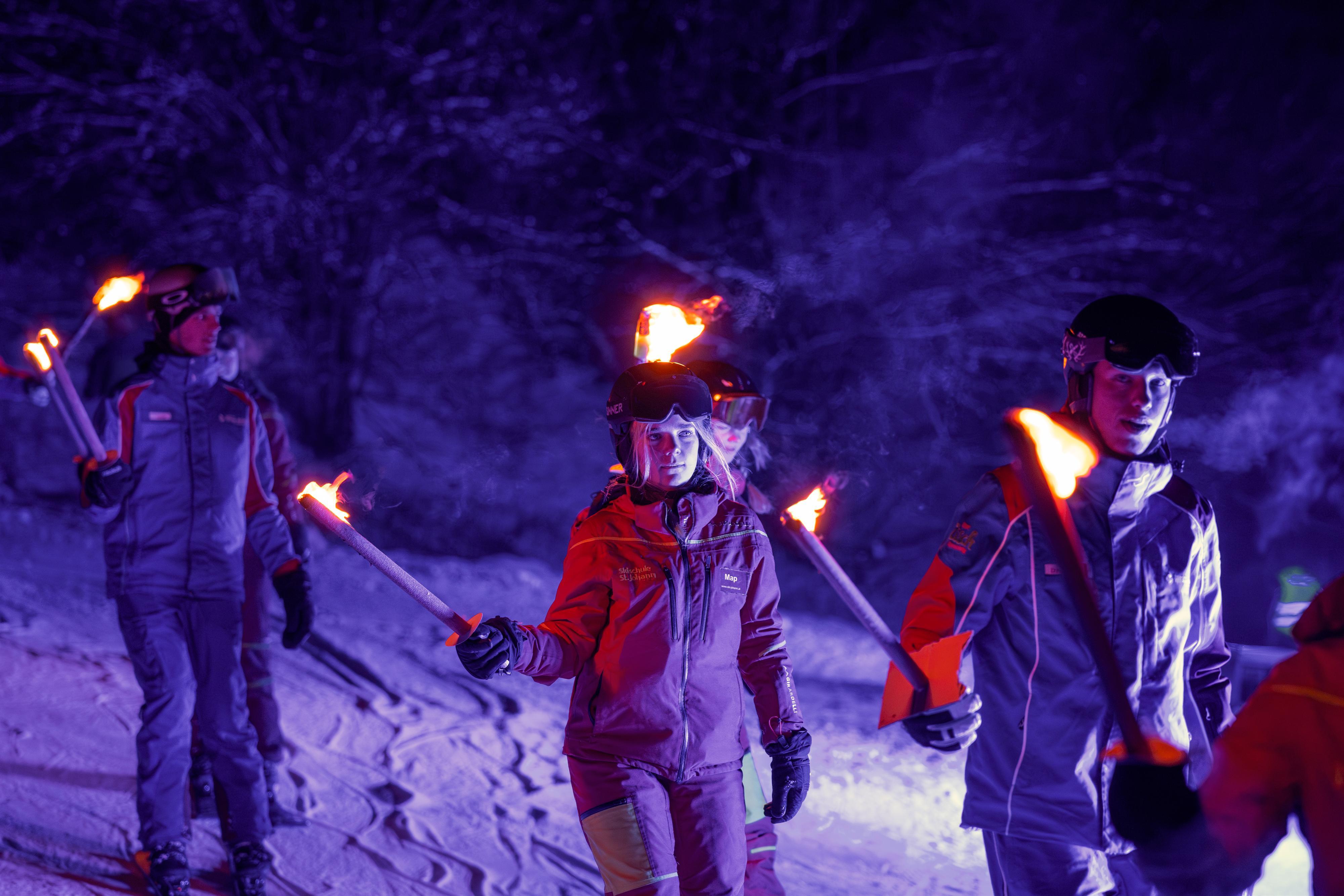Neujahrs Skishow mit Fackelzug