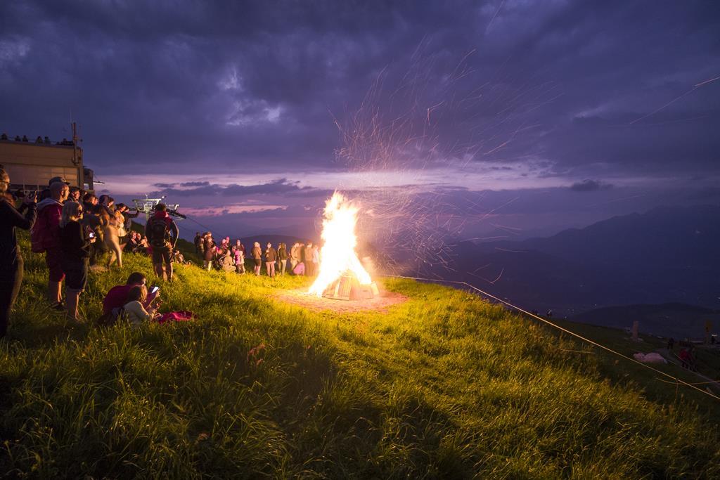 Sonnwendfeuer auf der Hohen Salve 2026