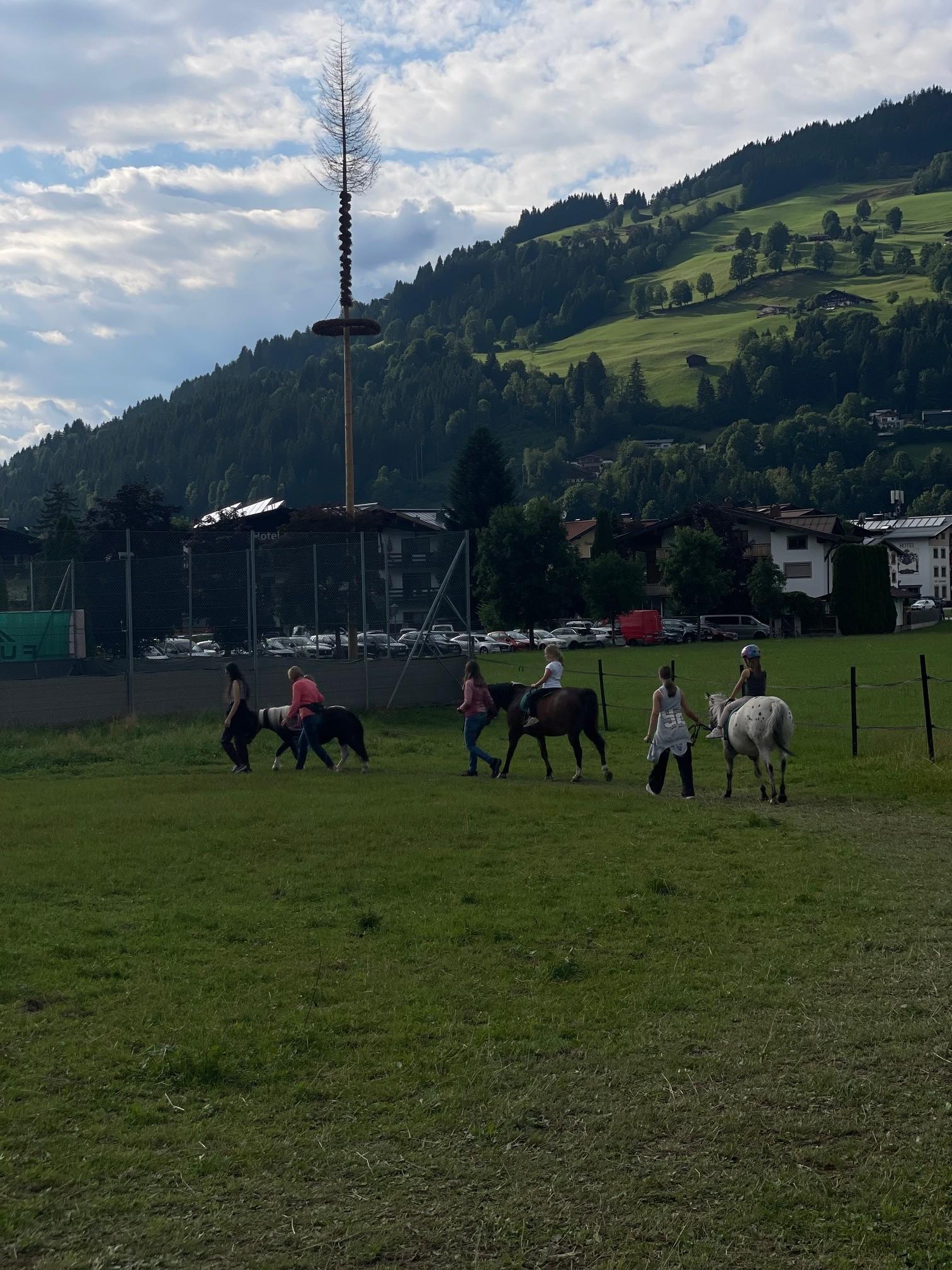 Kinderponyreiten in Westendorf