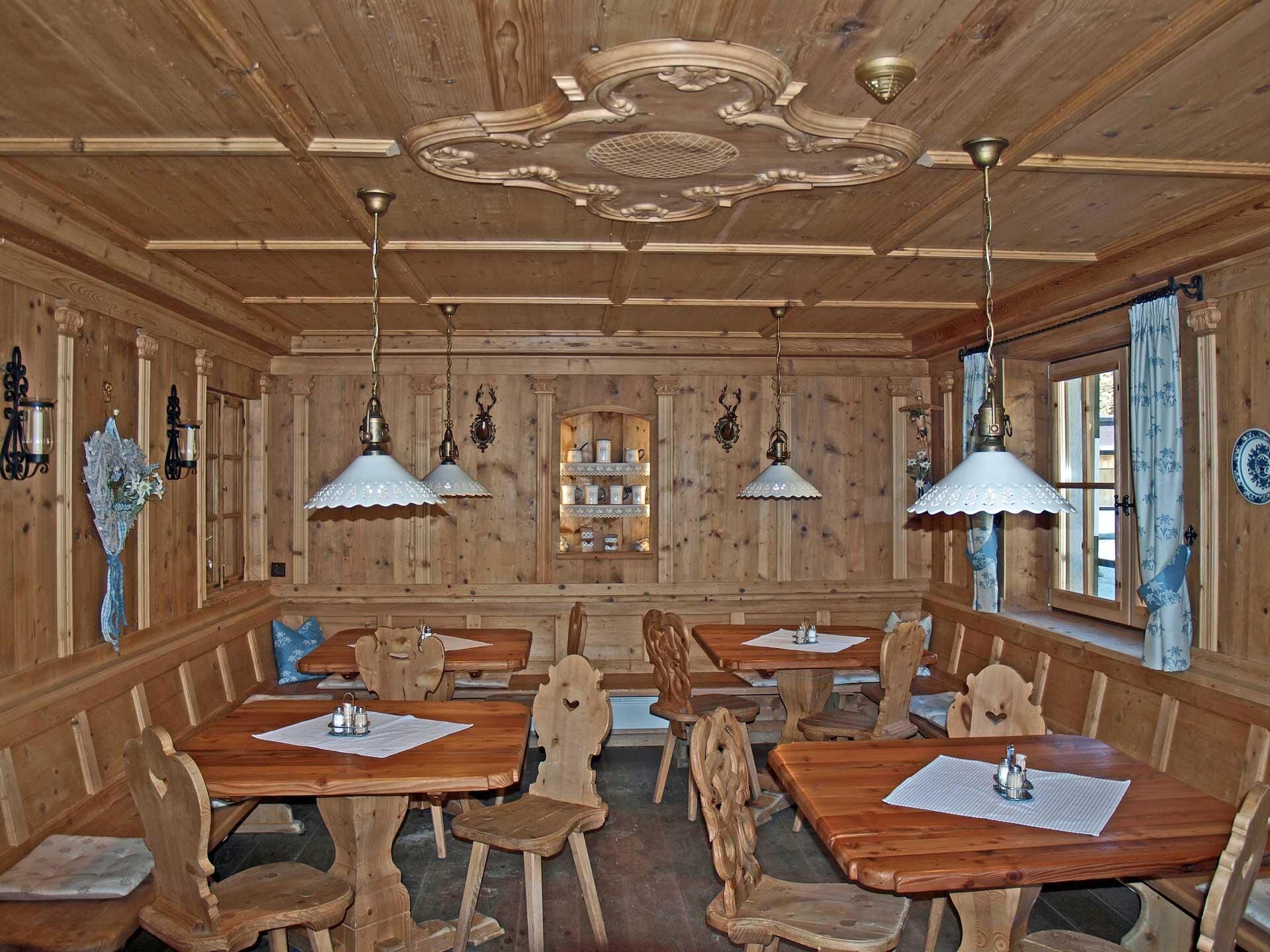 Dresdner Hütte 2.308m - Stube