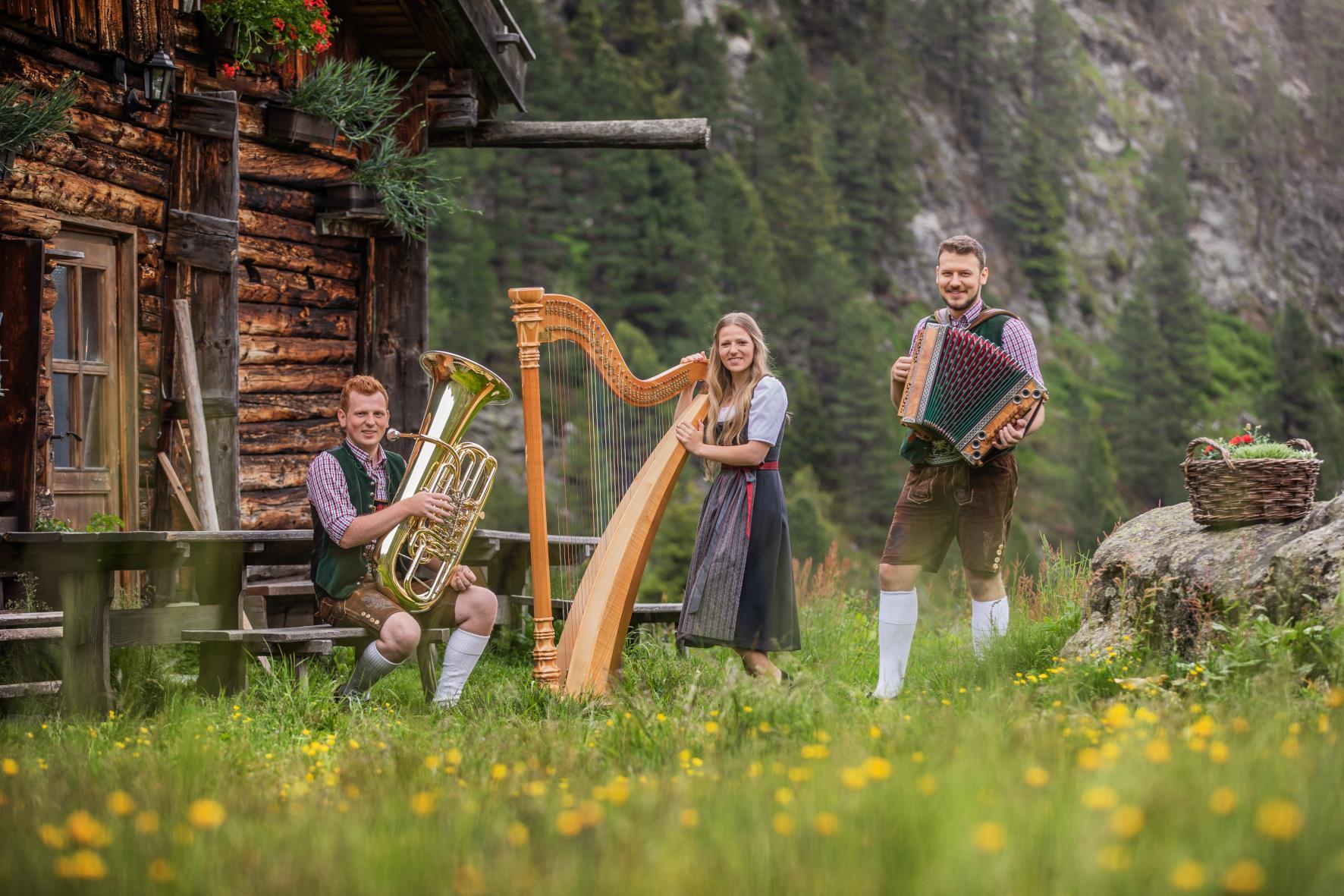 ECHT STUBAI Herbsthighlights: Konzert für Steir. Harmonika, Harfe, Tuba, Posaune
