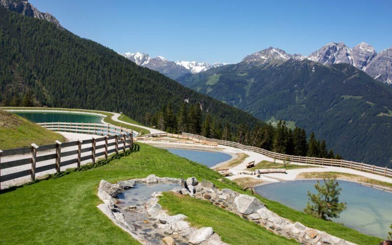 Panoramarestaurant Koppeneck 1.609m - Sommer Blick auf die Serles Seen