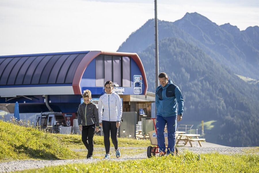 Familie Ankunft Reitherkogelbahn